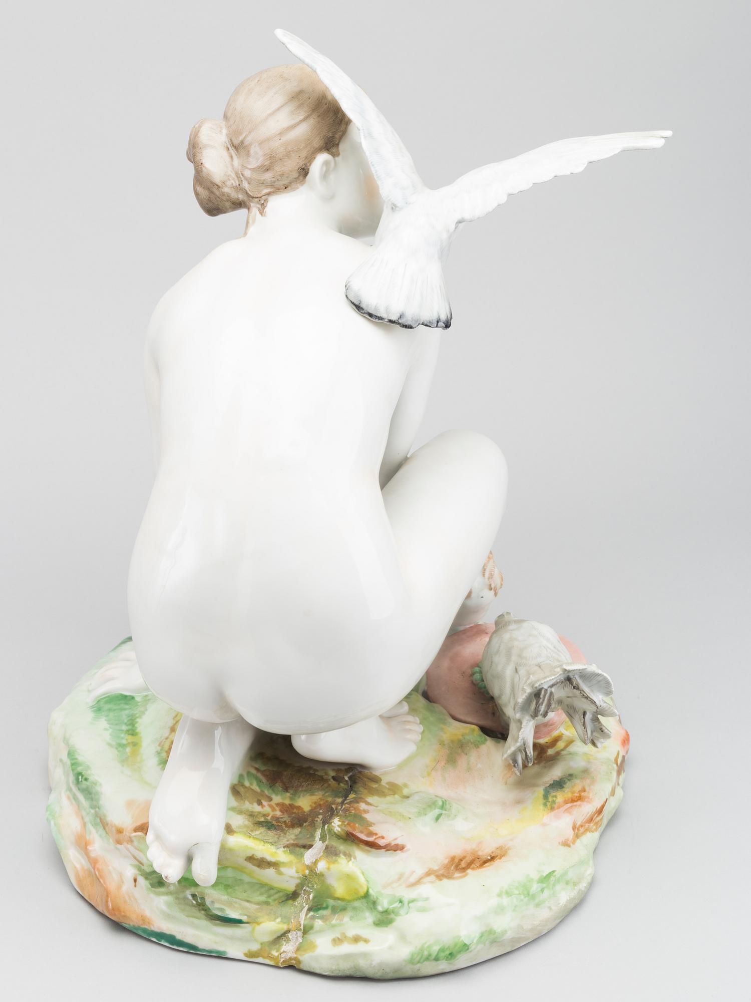 A porcelain figurine possibly Wien, first half of the 20th century.