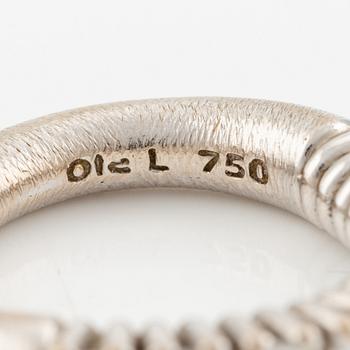 Ole Lynggaard, ring, 18K vitguld med briljantslipade diamanter.