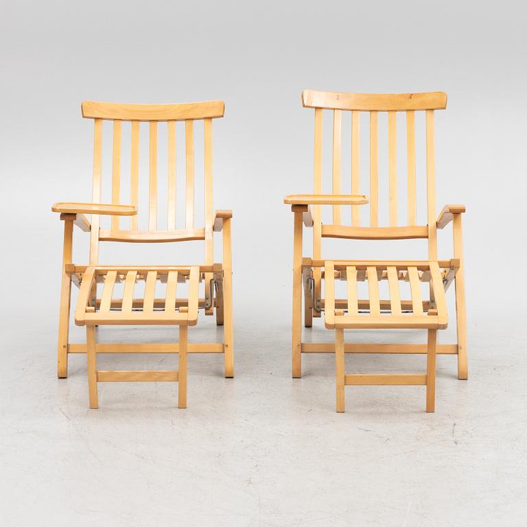 A pair of deck chairs, late 20th/ 21st century.