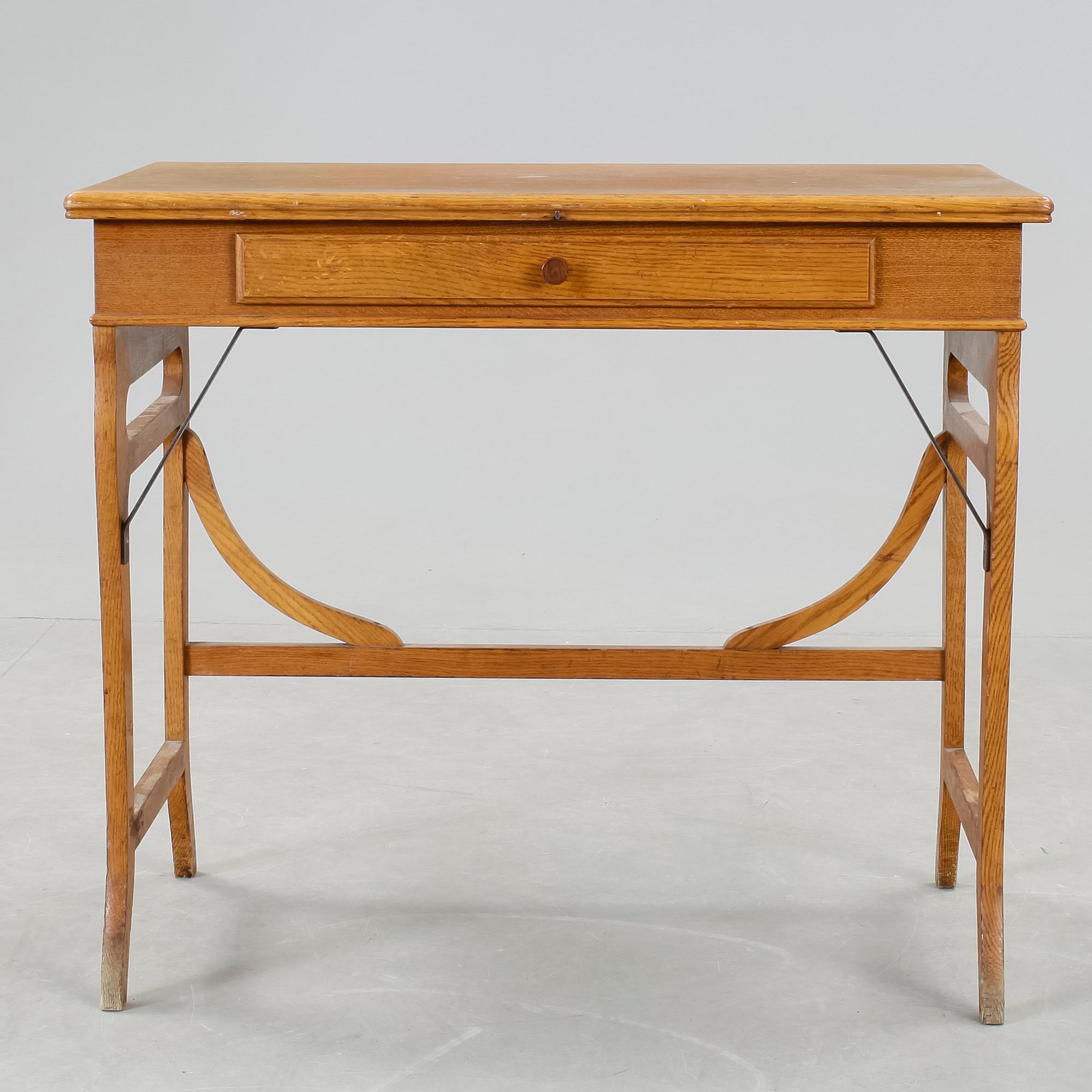 SKRIVBORD, jugend, möjligen Billnäs, Finland 1900-talets början.