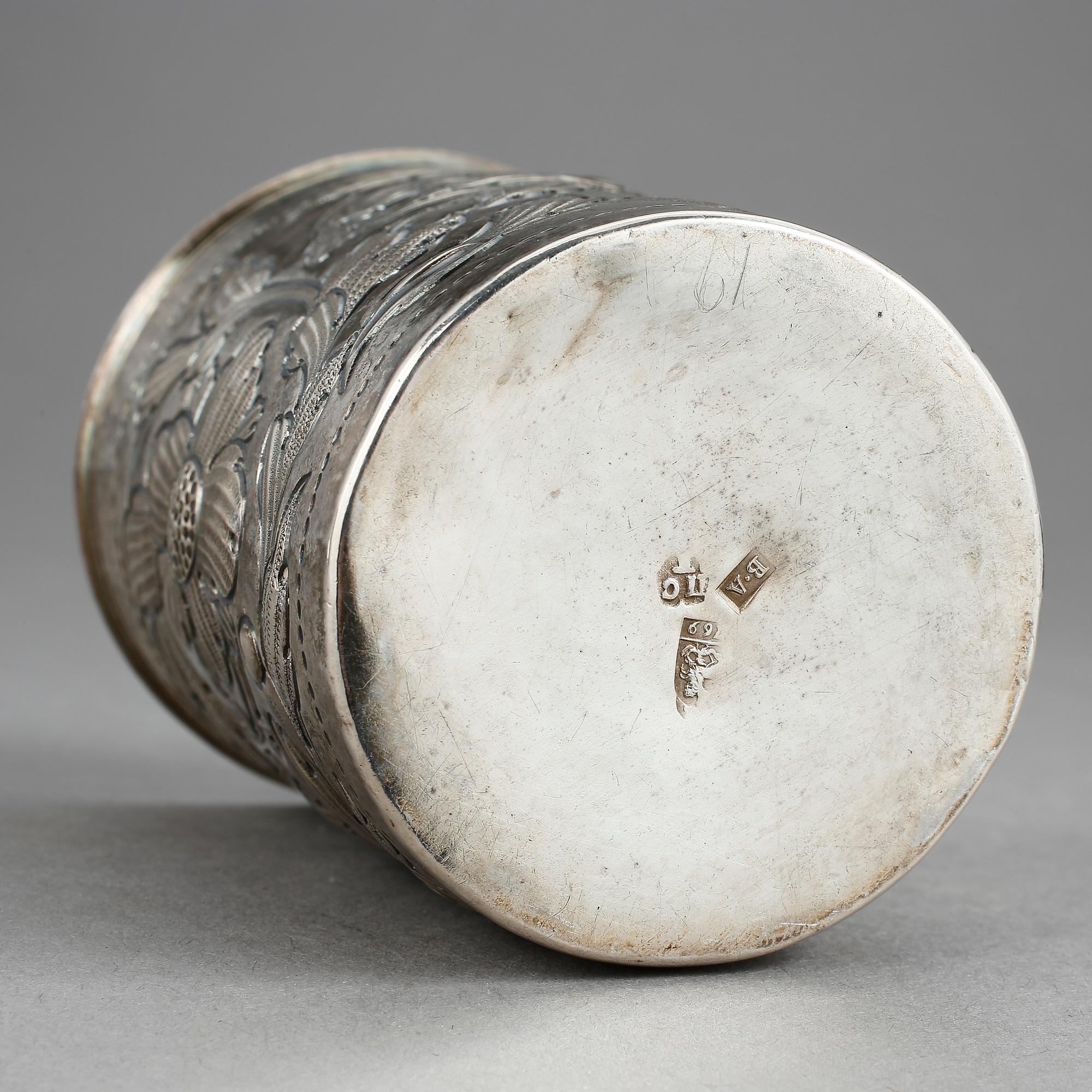 BÄGARE, Moskva, Ryssland, daterad 1769. Vikt ca 100g.