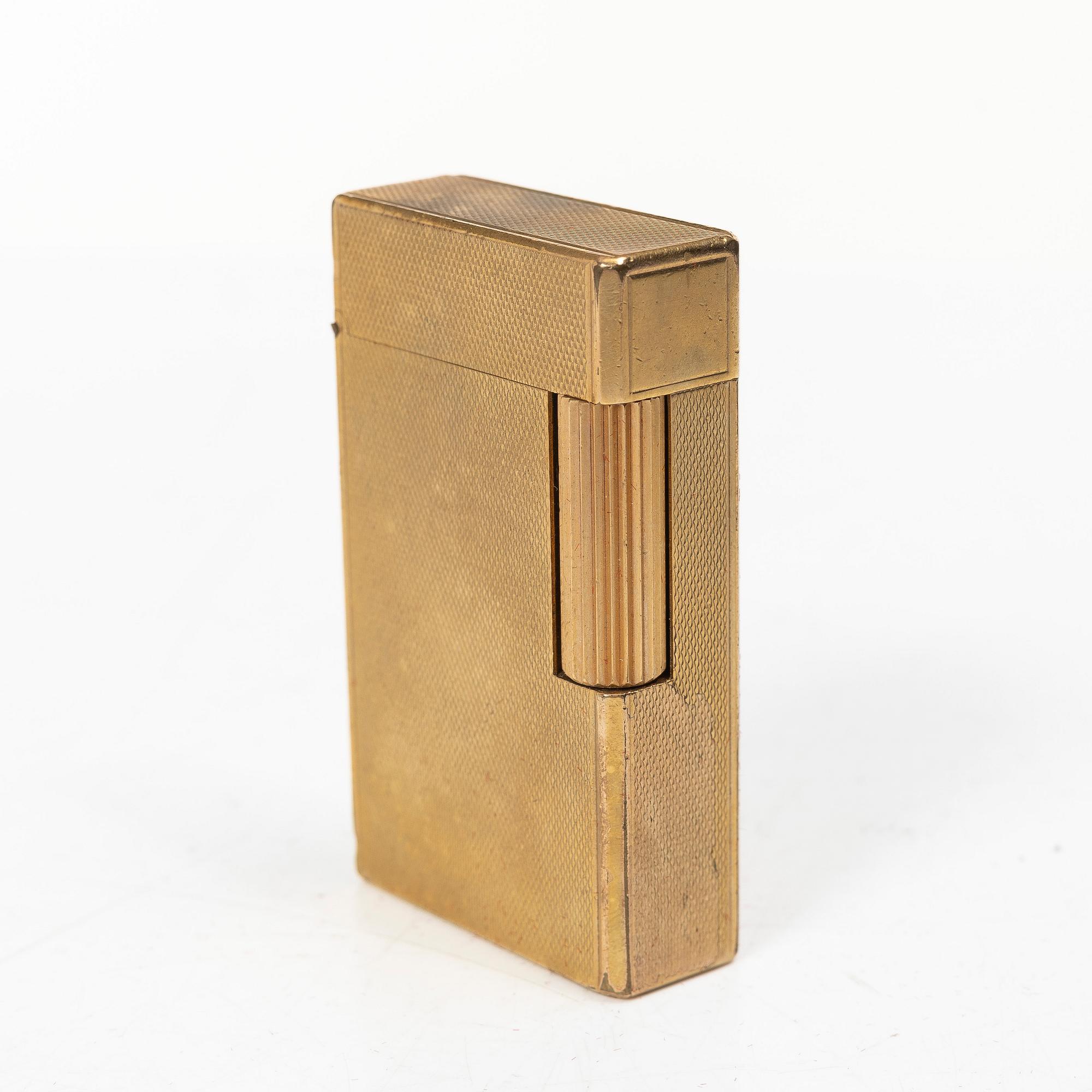 A lighter, Dupont, Paris.