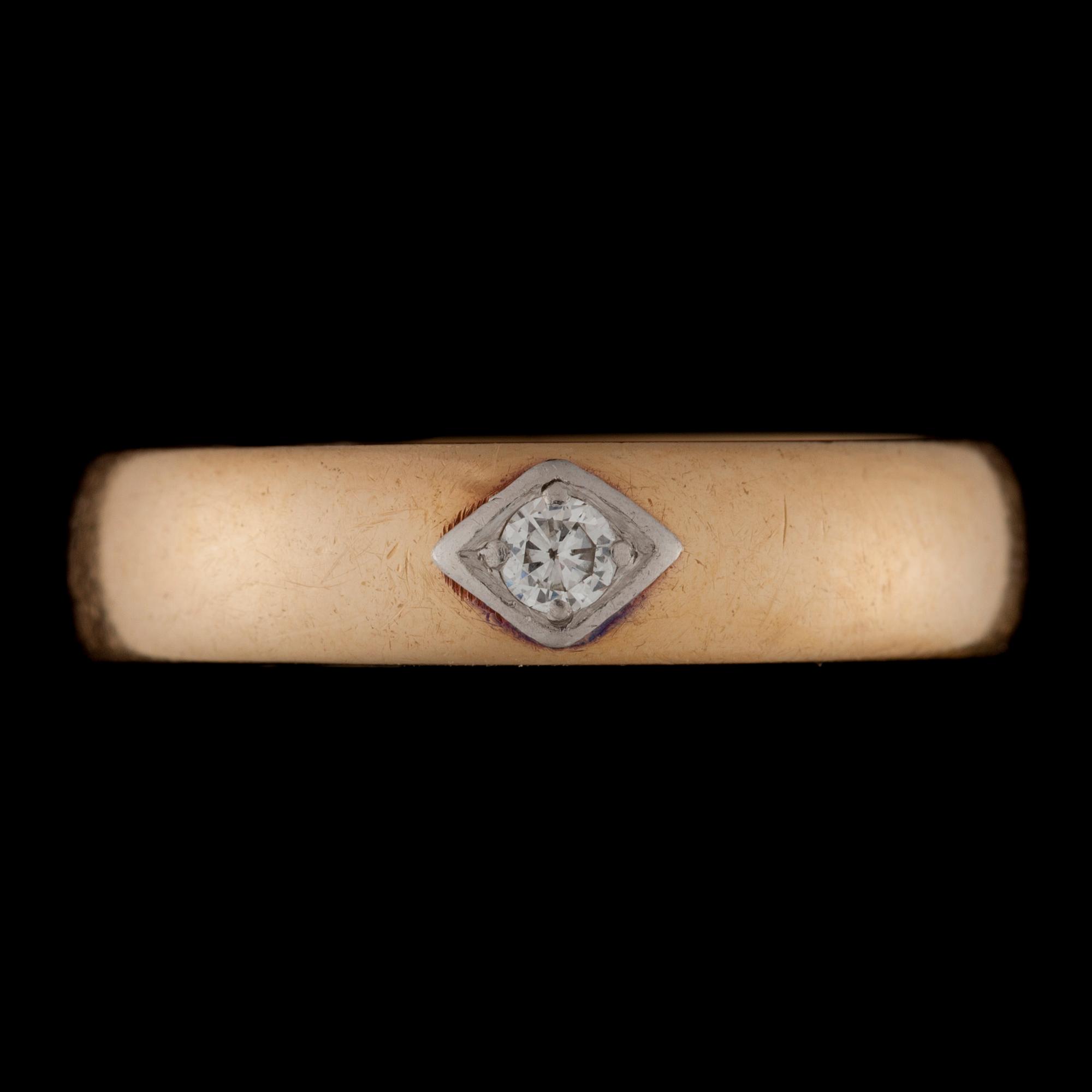 RING, 18K guld, briljantslipad diamant. Vikt ca 5,6 g.