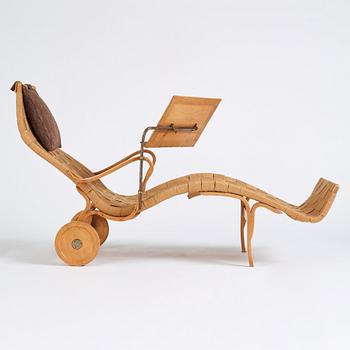 Bruno Mathsson, a rare easy chair for Firma Karl Mathsson, Värnamo, Sweden 1940s.