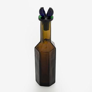 Oiva Toikka, A glass bottle, signed Oiva Toikka Nuutajärvi Notsjö.