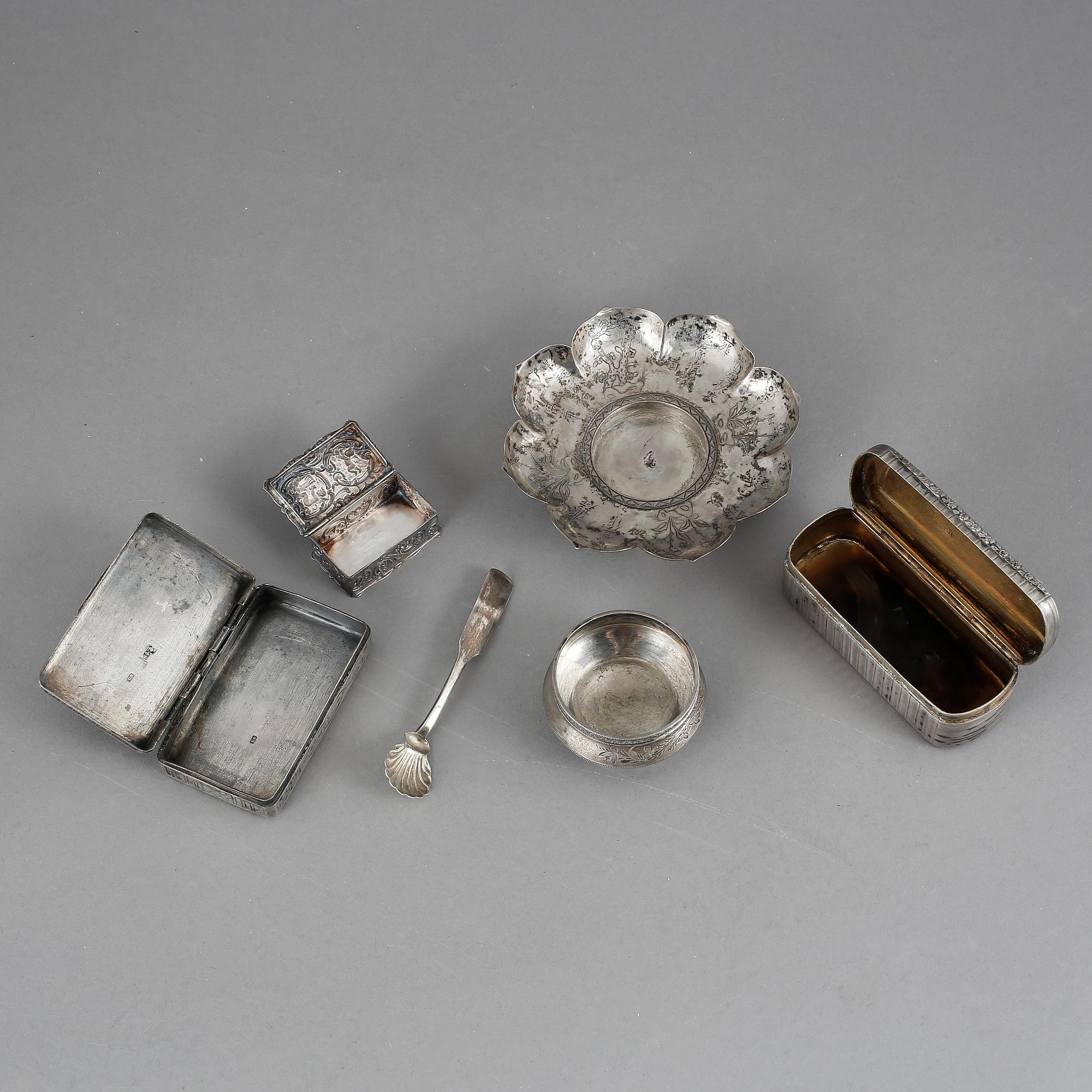 PARTI SILVER, 5 delar, olika nationaliteter, bla Ryssland och Kina, 18-1900-tal. Total vikt ca 350 g.