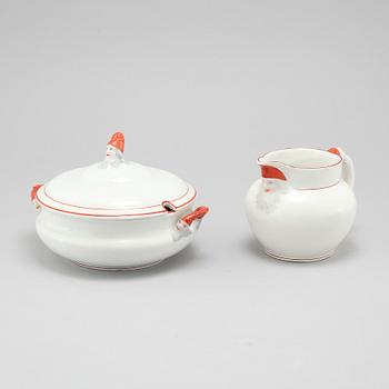 An earthenware porrige bowl and a jug from Rörstrand, early 20th century.