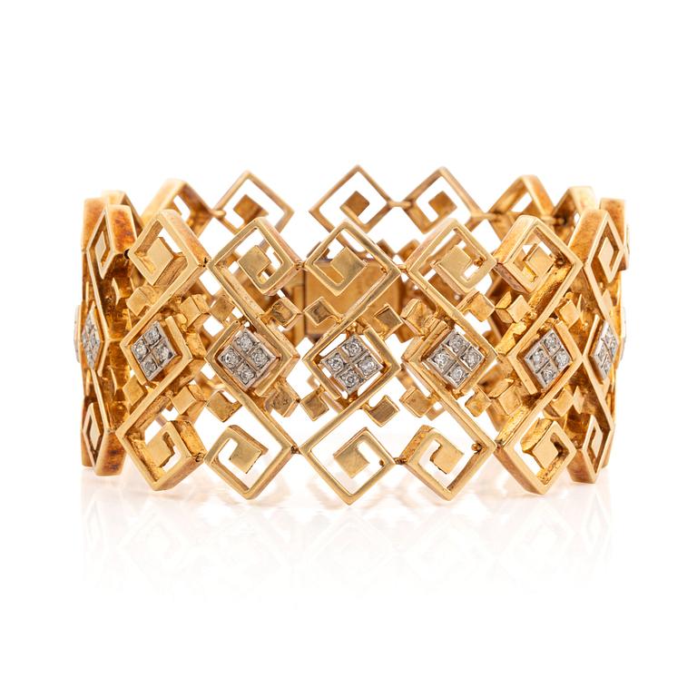 An Ilias Lalounis 18K gold bracelet set with eight-cut diamonds.