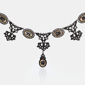 Collier svärtat gjutjärn och stål, nygotik. Berlin 1810-30.