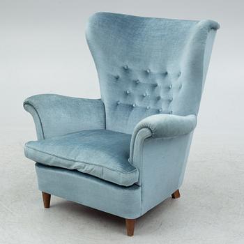 A lounge chair, Swedish Modern, first half of the 20th century.