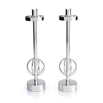 463. Sigurd Persson, a pair of Swedish silver candlesticks, Stockholm 1966, silversmith Johann Wist.