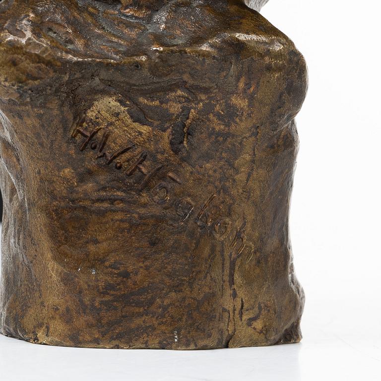Helge Högbom, Bust.
