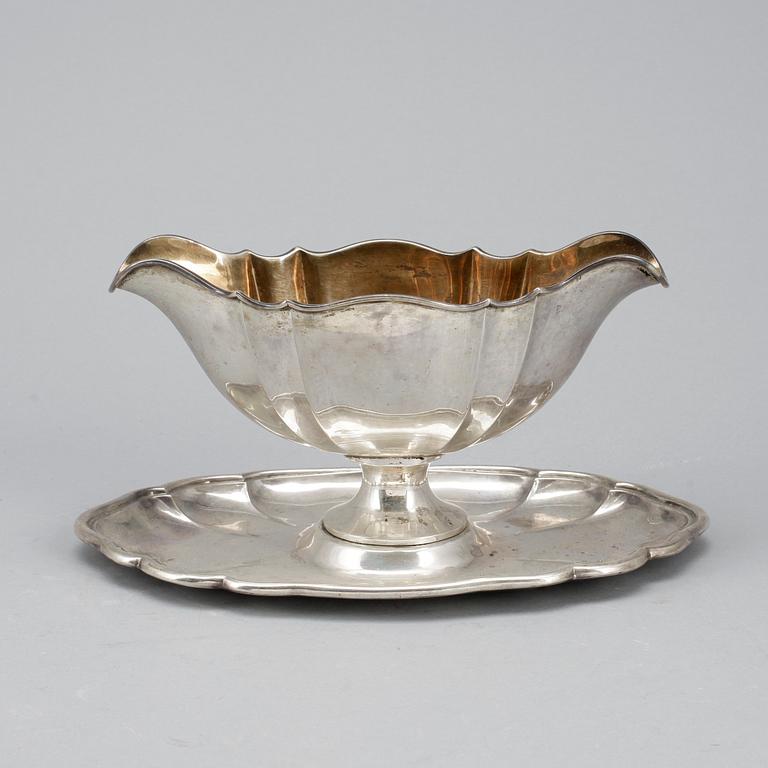 SÅSSKÅL, silver, CG Hallberg, Stockholm, 1919. Vikt ca 404g.