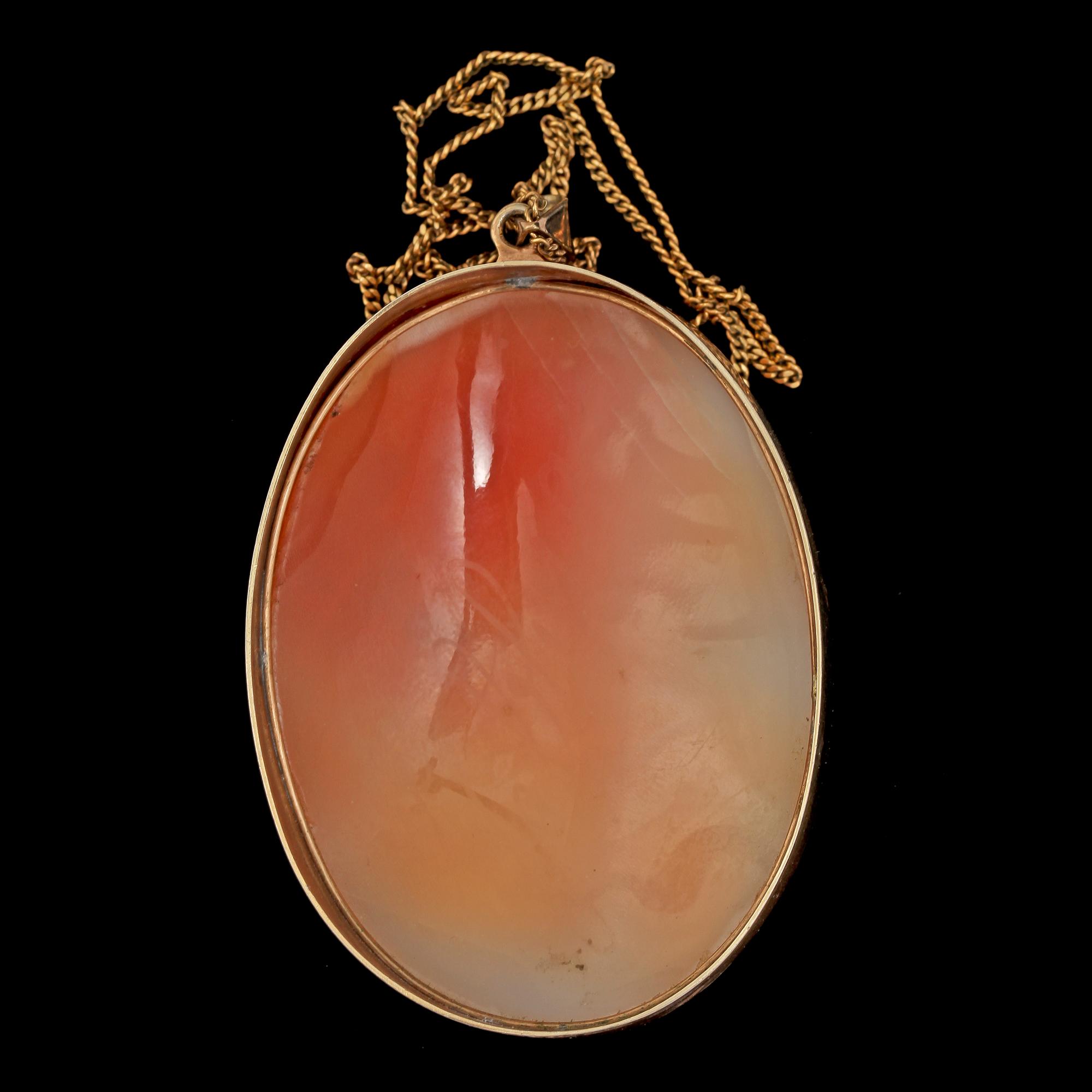 SNÄCKSKALSKAMÉ, 18k guld, Ceson, Göteborg, 1942 samt örhängen, 9k guld, 1900-tal. Tot vikt 28 g.