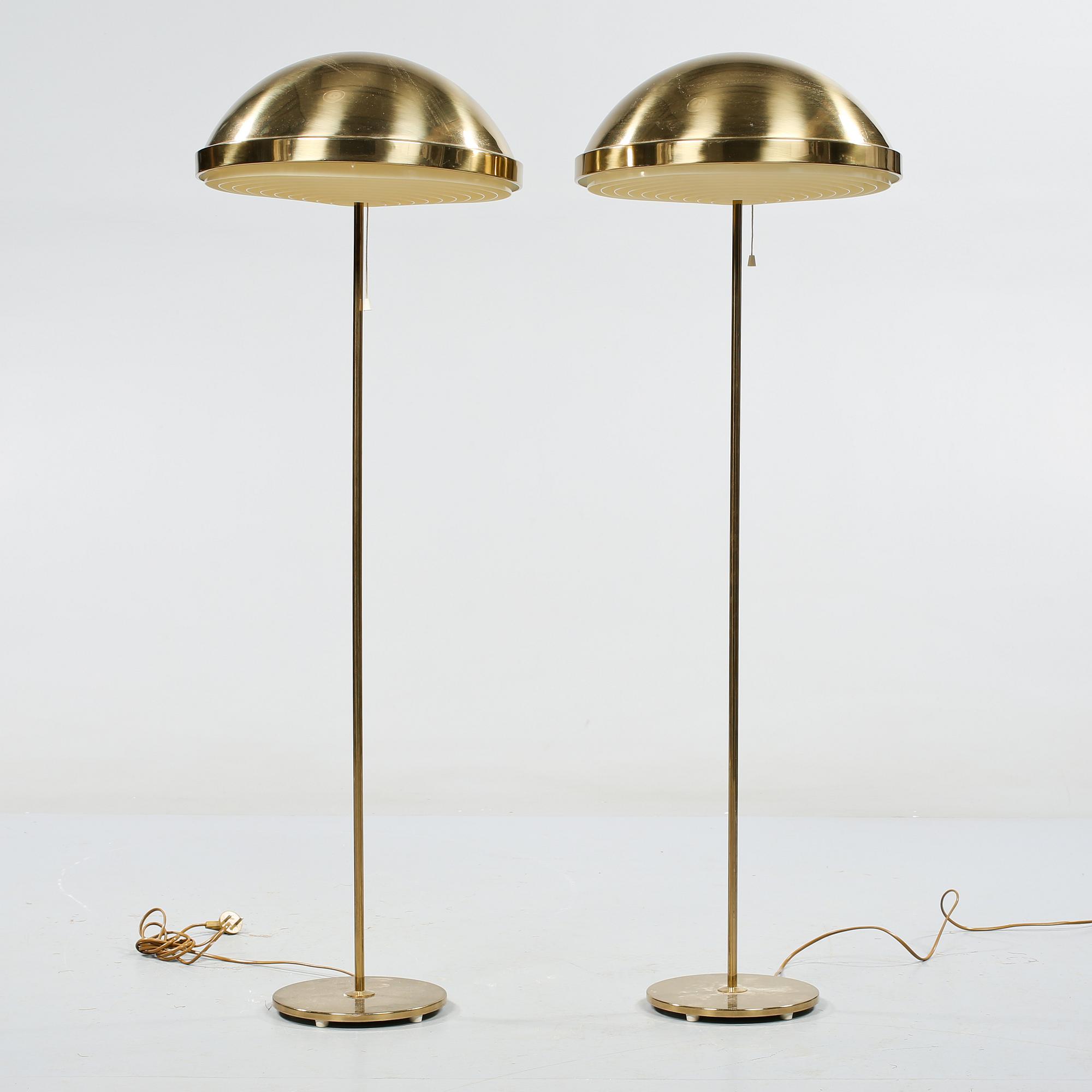 GOLVLAMPOR, 2 st, Bergboms, 1900-talets andra hälft.