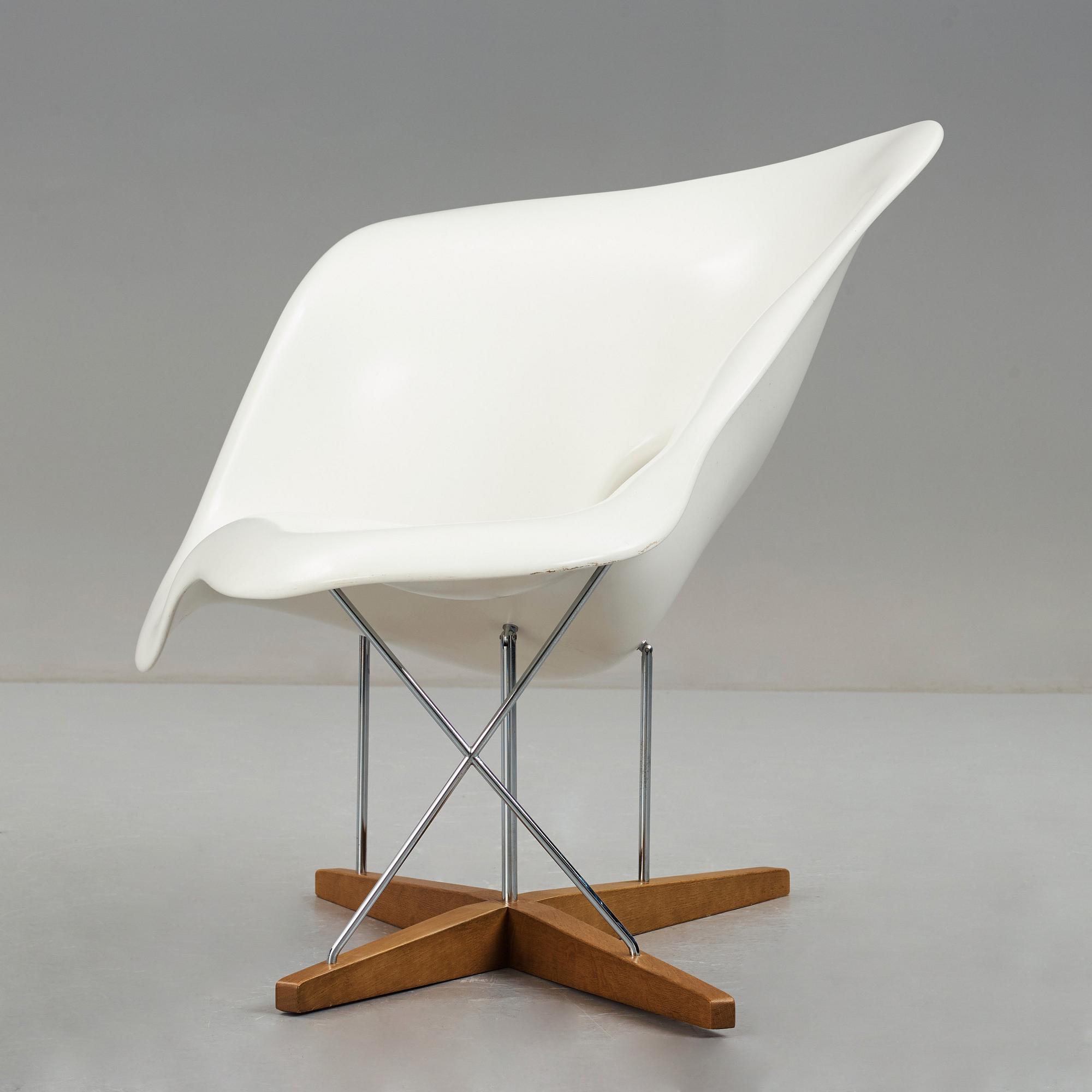Charles & Ray Eames, "La Chaise", Vitra 21st Century.