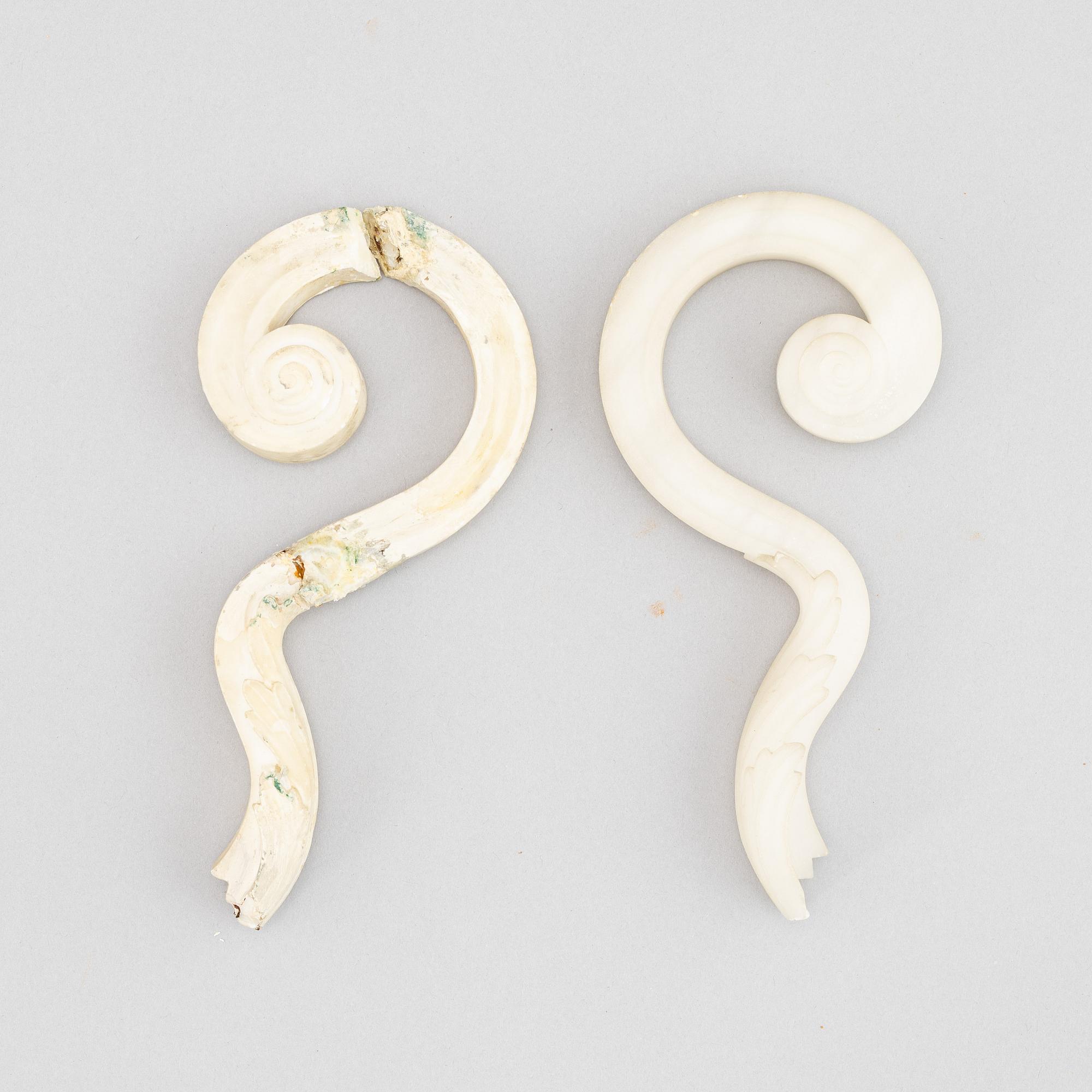 An alabaster urn/table lamp, 20th century.