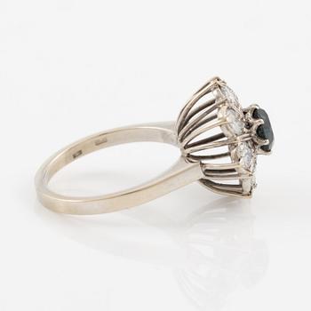 Ring, 14K vitguld med safir och briljantslipade diamanter, Österrike.