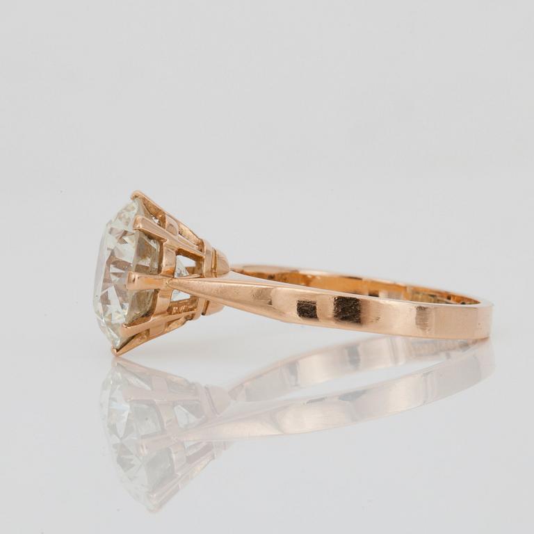 RING, briljantslipad diamant, 4.10 ct enligt gravyr.