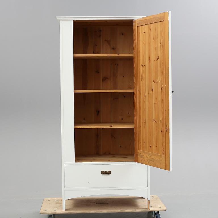 KLÄDSKÅP, 1900-talets början.