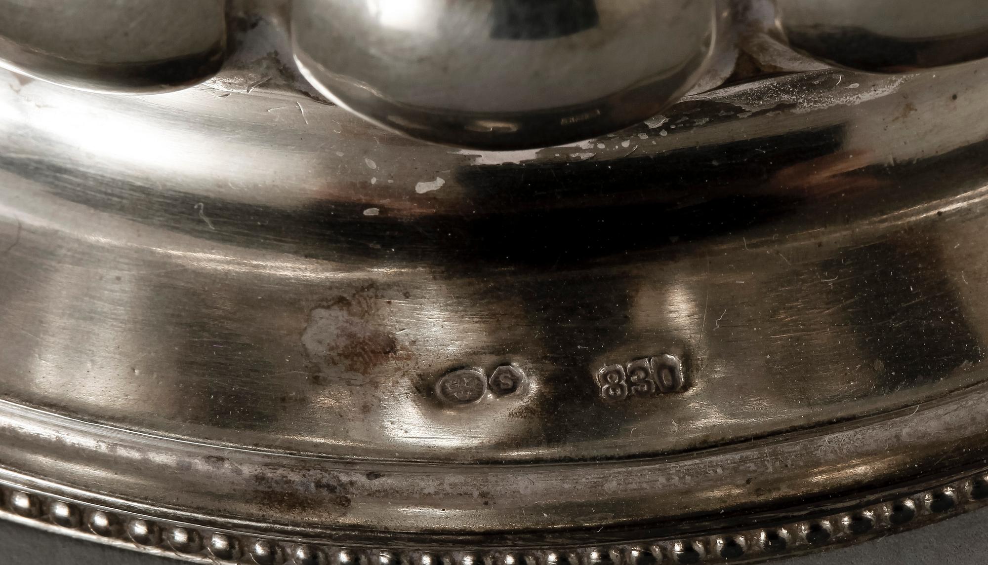 SKÅL PÅ FOT, silver, svenska importstämplar. 1900-talets första hälft. Vikt ca 500 gram.