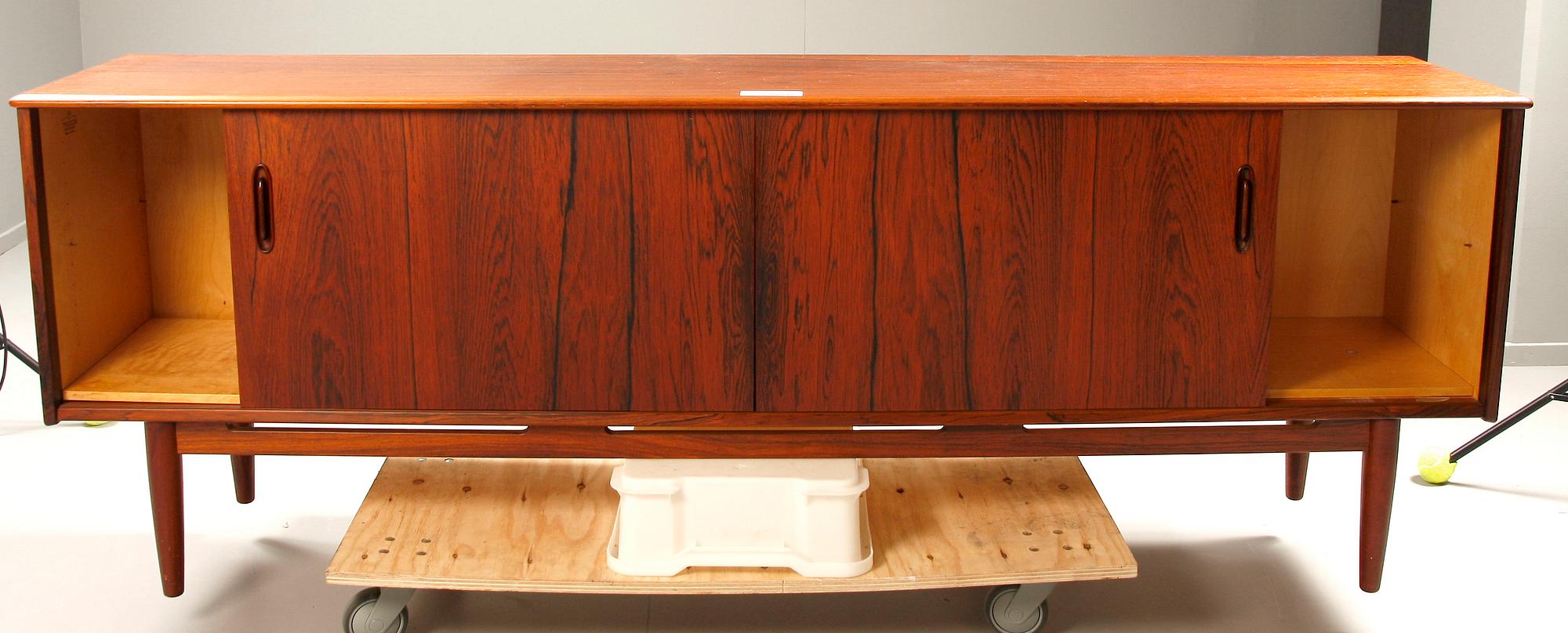 SIDEBOARD, Nils Jonsson, Troeds, 1900-talets andra hälft.
