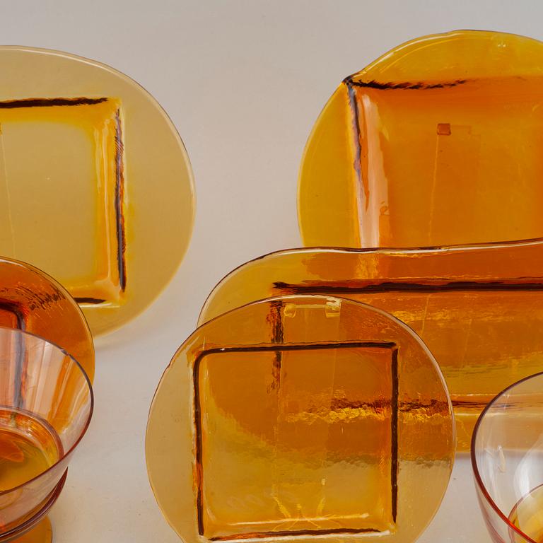 71 pieces of glass tableware, by Lindshammar, Gösta Sigvard, one part labelled.