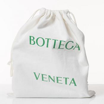 Bottega Veneta, A "Casette" leather bag.