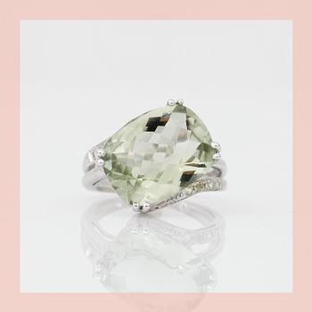 RING med prasiolit totalt ca 6.30 ct samt diamanter totalt ca 0.12 ct.