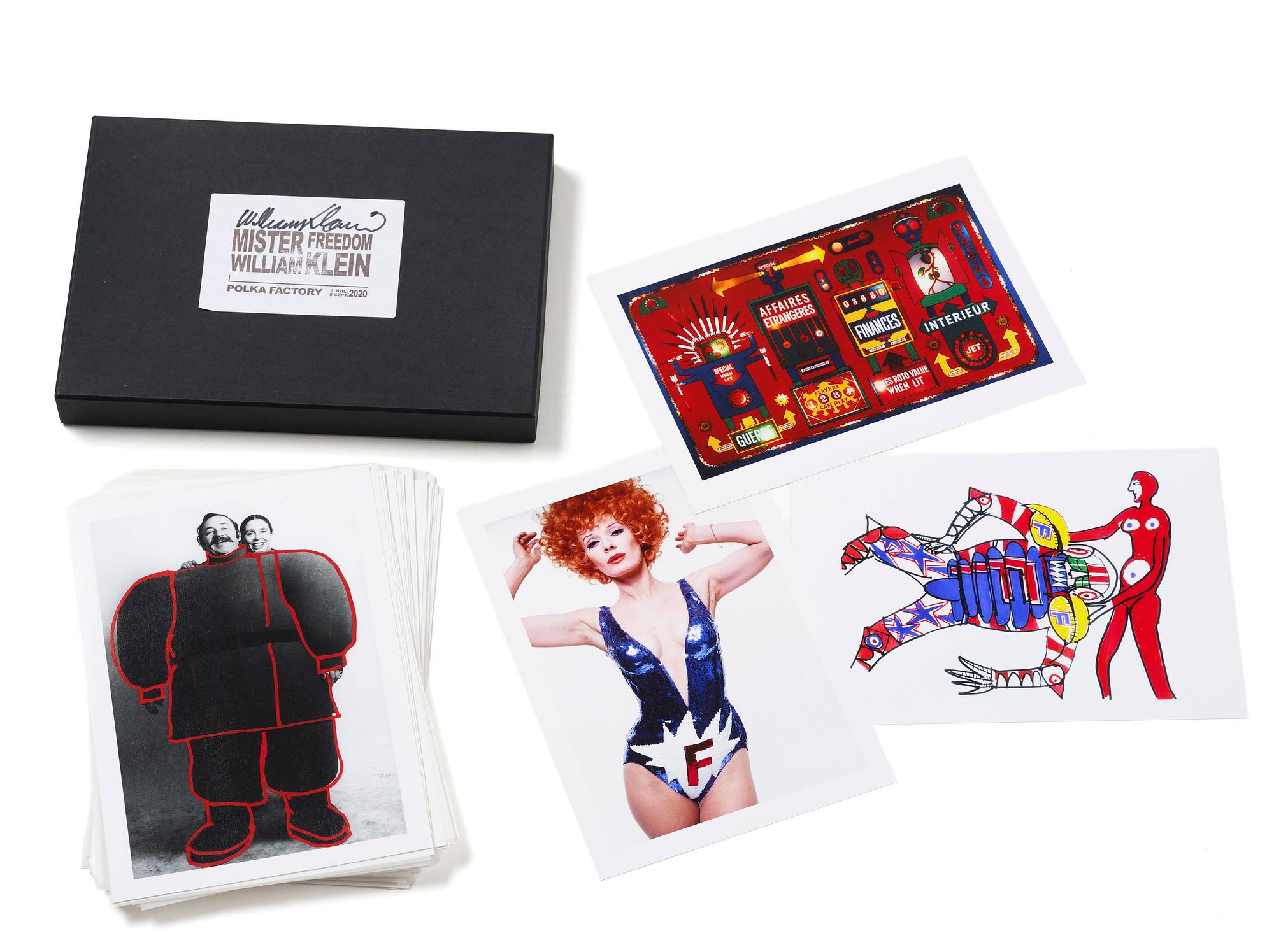 William Klein, ”Mister Freedom koffert - full set edition”, 2020.