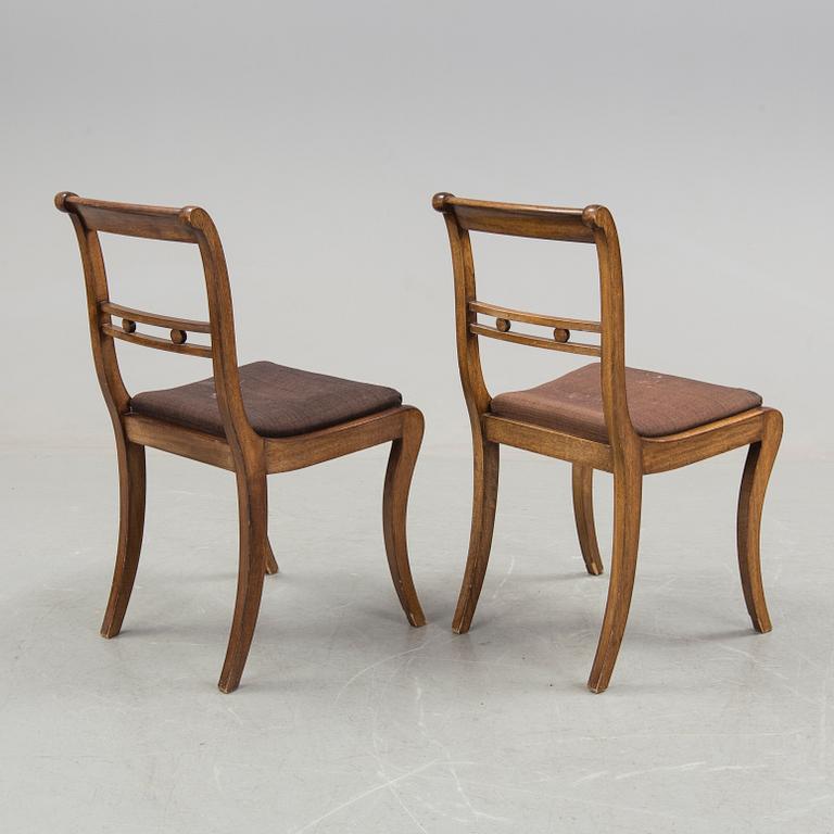 MATSALSSTOLAR, 8 st engelsk stil, 1900-talets mitt.