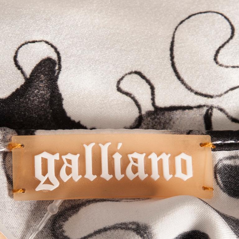 KLÄNNING, Galliano.