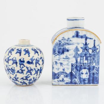 Two boxes, a tea caddy and a vase, China 18-20th century.