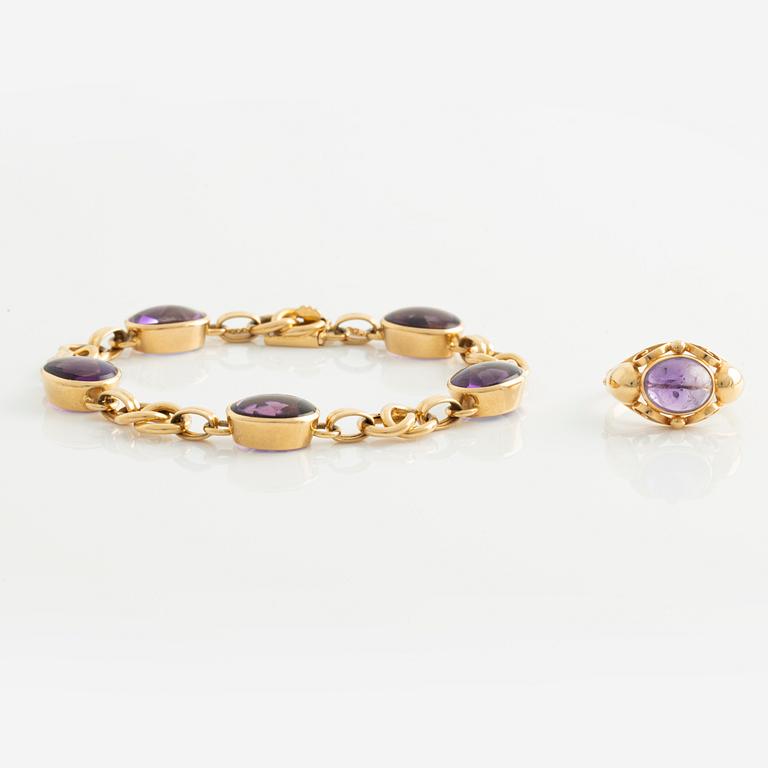 Bracelet and ring, 18K gold with cabochon-cut amethysts.