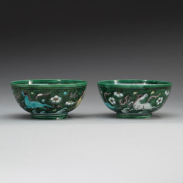 A pair of green glazed bowls, presumabably Republic, 20th Century.