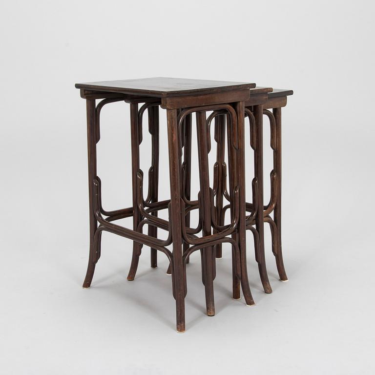 An early 20th century 3-piece nesting table.