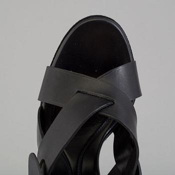 YVES SAINT LAURENT, skor, storlek 37.