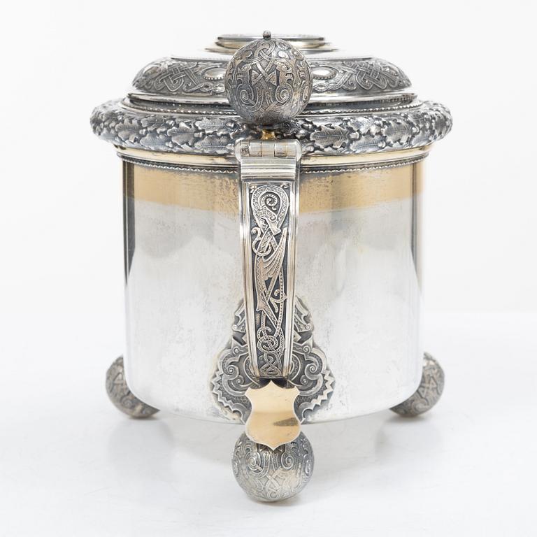Karl Anderson, Dryckeskanna, silver, Stockholm 1906.