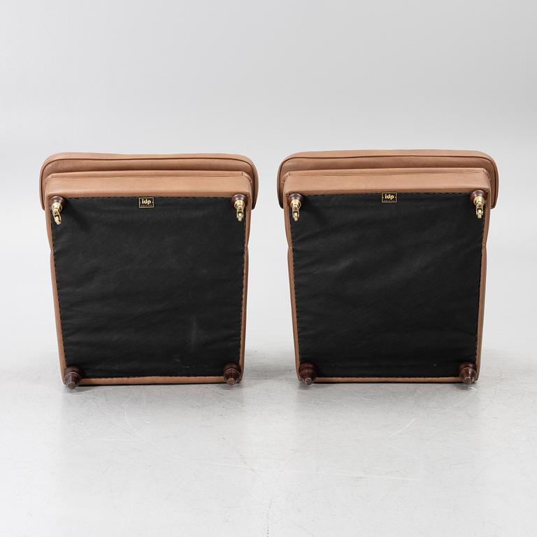 Armchairs, a pair, Howard model, IPD, Italy.