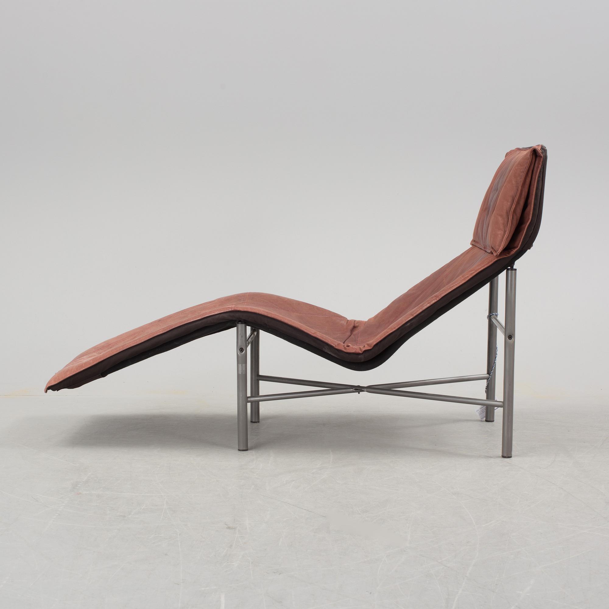 TORD BJÖRKLUND, a leather upholstered 'Skye' recliner from IKEA, late 20th Century.