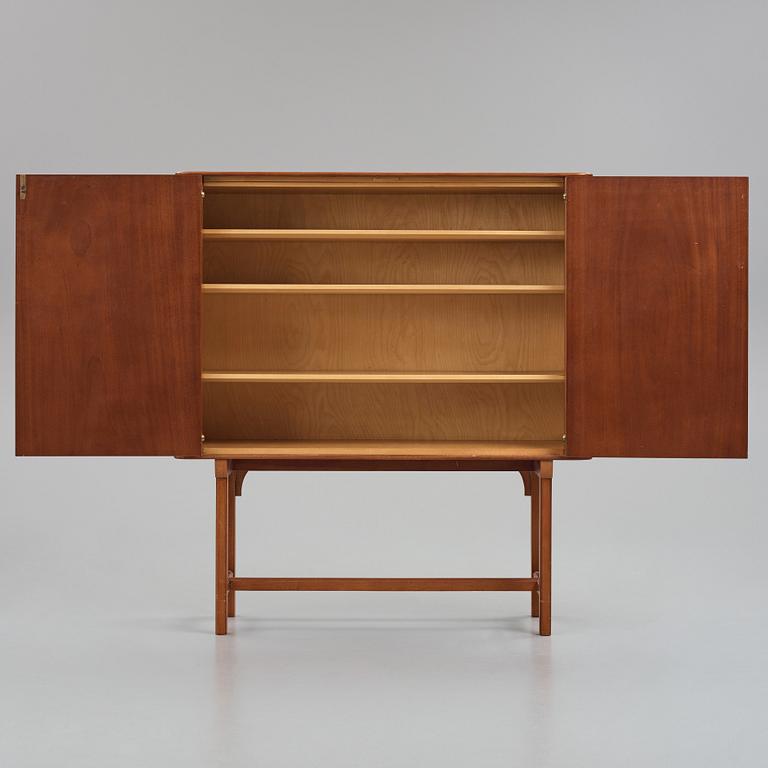 Josef Frank, a mahogany cabinet, model 955, Svenskt Tenn, probably 1940-1950s.