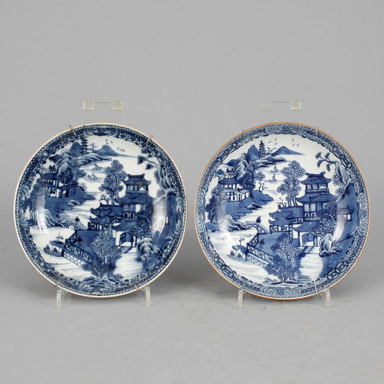 SKÅLFAT, 2 st, kompaniporslin, 1700-tal.