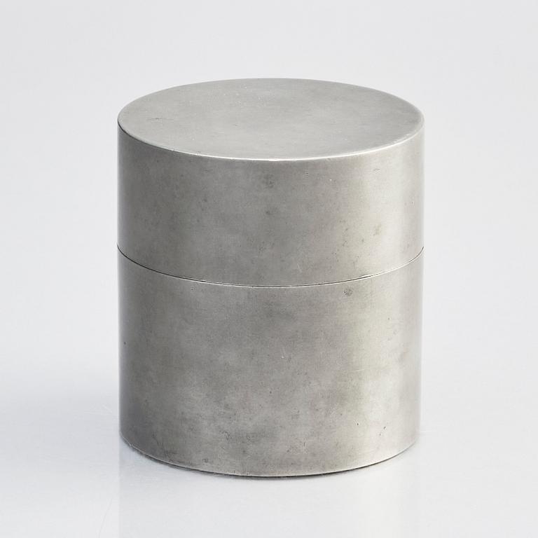 Nils Fougstedt, or Björn Trägårdh (1908-1998), a pewter box with cover, Svenskt Tenn, Stockholm 1932.