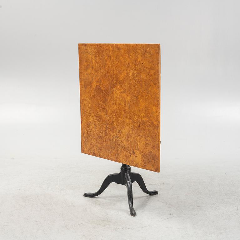 Fällbord av Lars Erik Lindell (mästare i Köping 1818-1843).