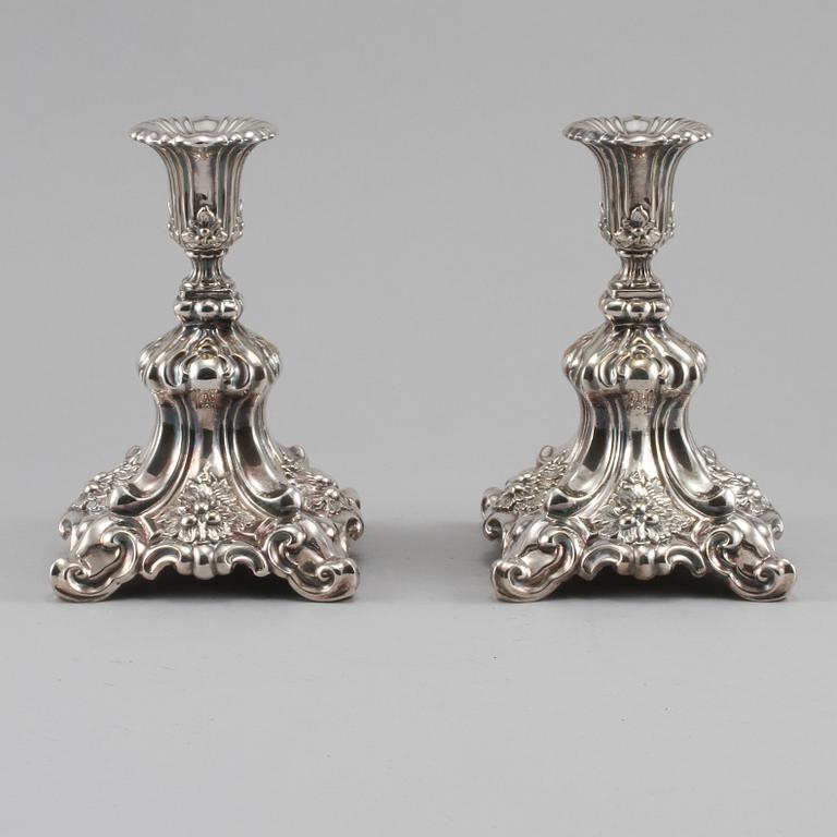 LJUSSTAKAR, nysilver, barockstil, 1900-tal.