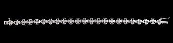 ARMBAND, sterlingsilver, tanzaniter. Vikt ca 14,4 g.