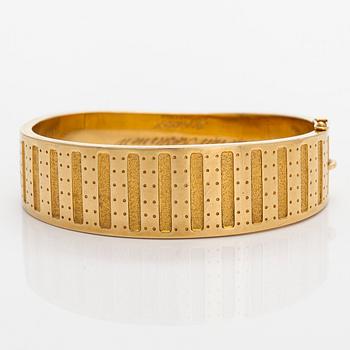 Kalevala Koru, an 18K gold bangle 'Metsäpirtti', Helsinki 1957.