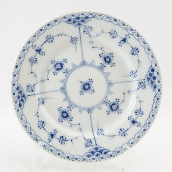 Royal Copenhagen, servis, 92 delar, "Musselmalet halvblonde" , Royal Copenhagen, Danmark.