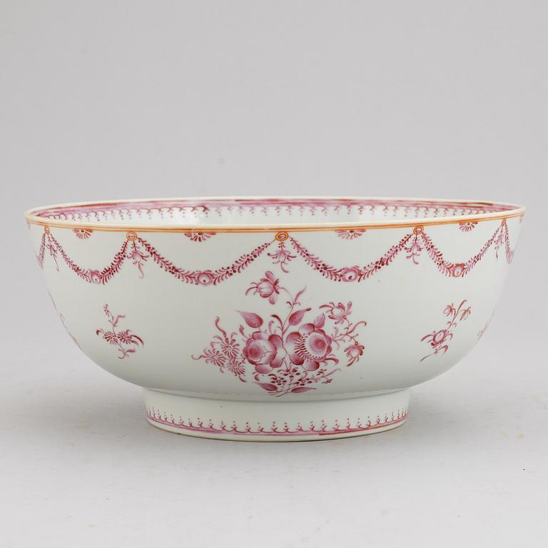 BÅLSKÅL, kompaniporslin. Qingdynastin, Qianlong (1736-95).