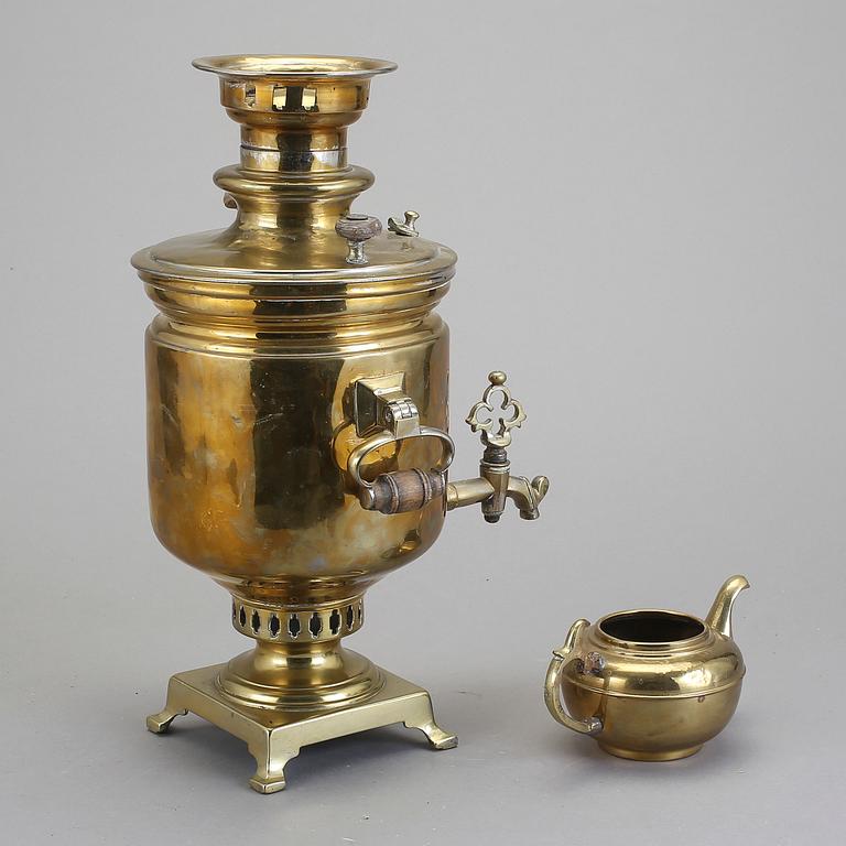 SAMOVAR, mässing, Ryssland, daterad 1889.